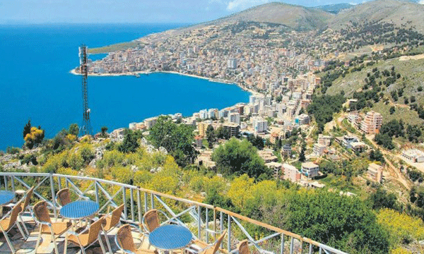 Zengin kültürü ve farklı mimarisi ile Arnavutluk