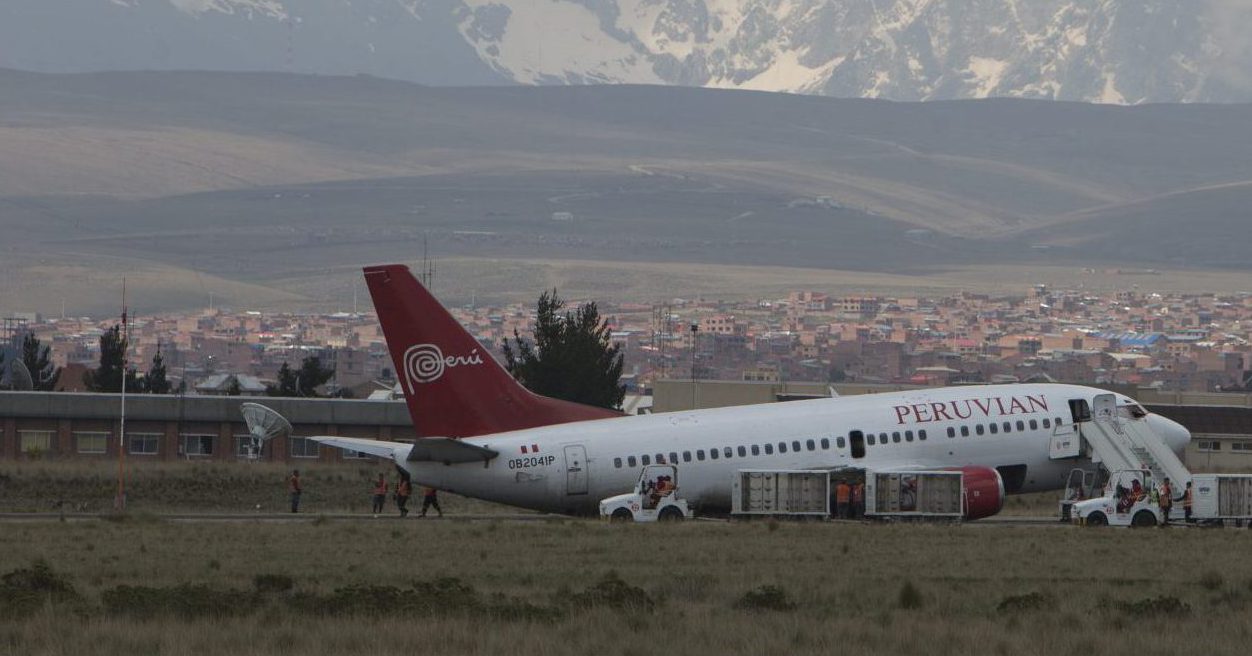 Boeing 737 Bolivya’da gövdesinin üzerine iniş yaptı