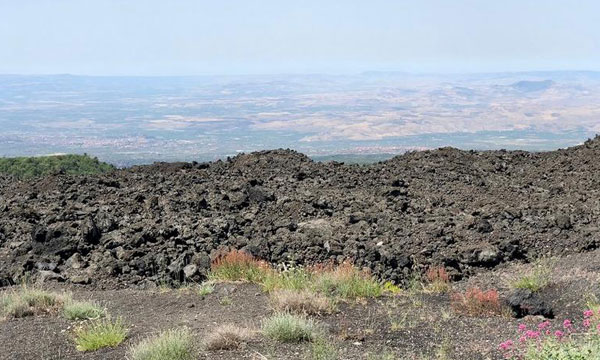 Dumanı üstünde Etna Yanardağı