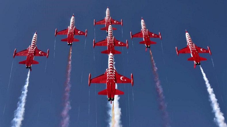 Gökyüzünün sihirbazları: En iyi 5 akrobasi takımı