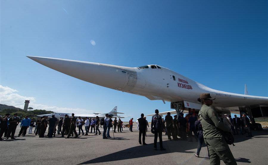 ABD Büyükelçisi: Venezüella’daki Rus uçakları müzelik