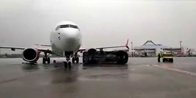 Antalya Havalimanı’nda hortum kâbusu yaşandı