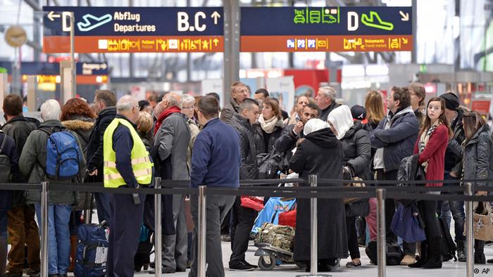 Almanya’nın 8 havalimanında yarın grev var!