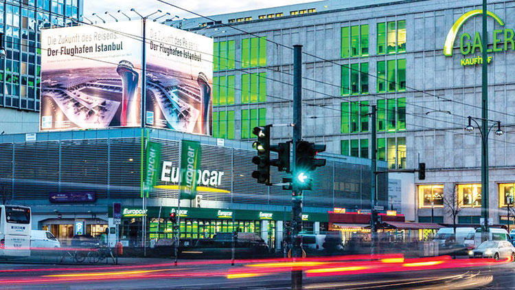 İstanbul Havalimanı reklamları Times Square Meydanı’nda