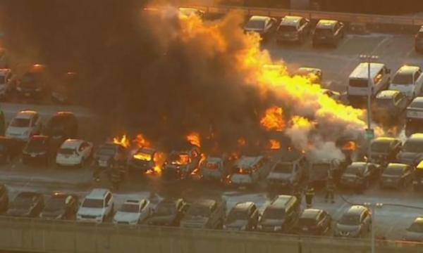 ABD’deki Newark Liberty Havalimanı otoparkında yangın
