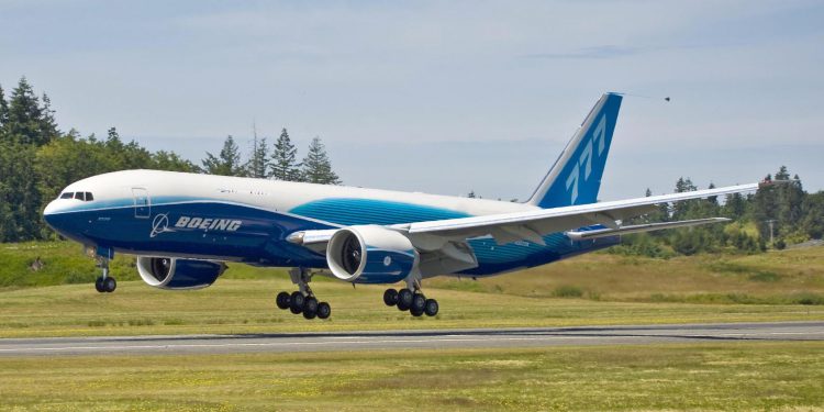 Boeing imalatı kargo uçakları 20 milyondan fazla çiçek taşıdı