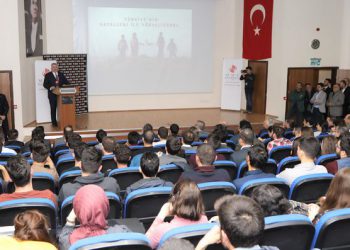 Bilal Ekşi Kayseri’de üniversite öğrencilerine THY’yi anlattı