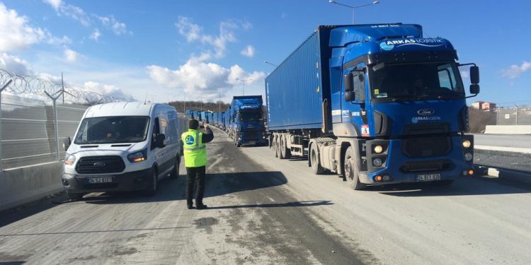 Atatürk Havalimanı’ndan yola çıkan tırlar İstanbul Havalimanı’na ulaştı