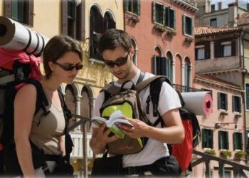 Sırt çantalı turist daha çok harcıyor