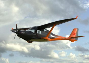 Türk Kartalı ‘en mükemmel uçak tasarımı’ ödülünü aldı