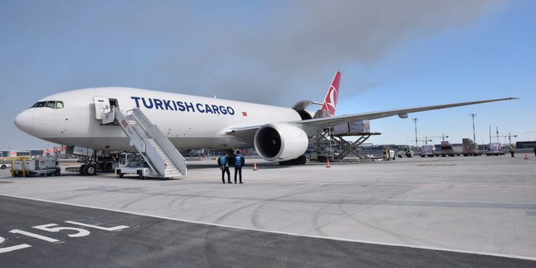 İstanbul Havalimanı’na kargo uçağıyla ilk direkt taşımayı yaptı