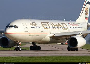 İstanbul Havalimanı’na ‘Divert’ eden ilk uçak olarak tarihe geçti