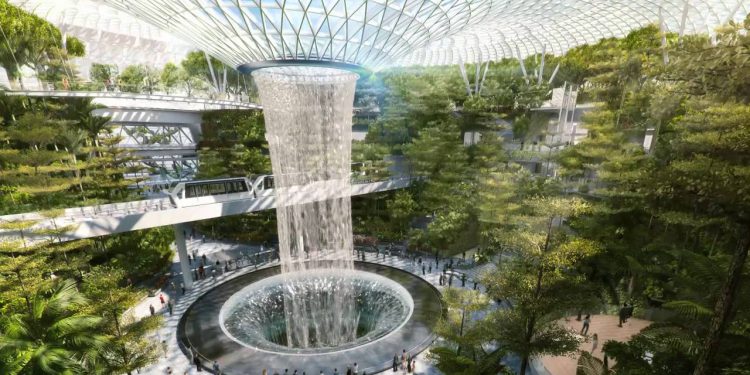 Changi’nin şelale konseptli terminali açıldı