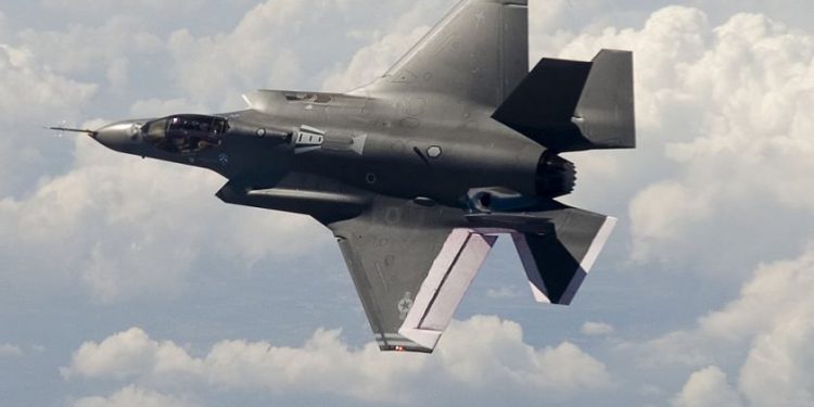 Japonya F-35 siparişlerini iptal edecek mi?