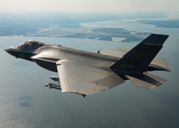 Japonya F-35 siparişlerini iptal edecek mi?