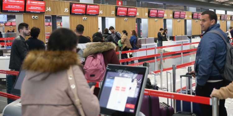 Yolcular İstanbul Havalimanı’nda teknolojiyi sevdi