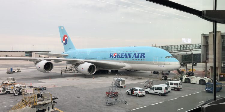 Kore Havayolları’nın A380’İ Paris’te kalkış hazırlığı yapıyor