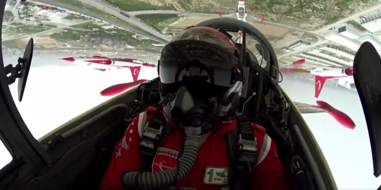 İşte Türk Yıldızları’nın rekor uçuşu