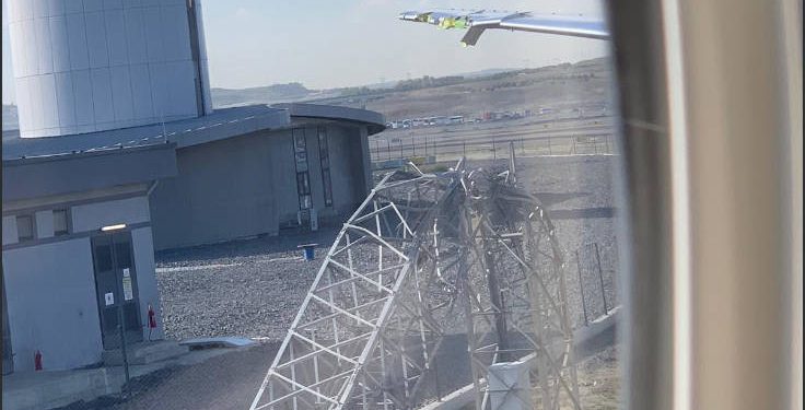 Uçağın çarptığı “direk” araştırılıyor