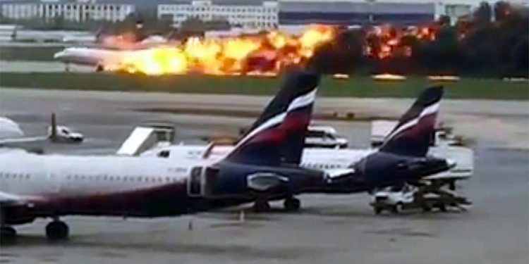 Yanan Rus uçağının kara kutuları bulundu