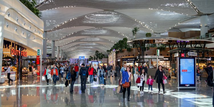 4 milyon yolcuyu geçti