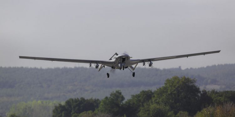 Milli SİHA 100 bin uçuş saatini tamamladı