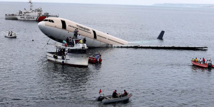Saros’ta dev yolcu uçağı batırıldı