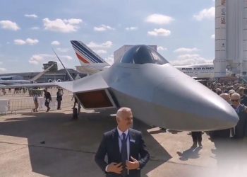 Milli savaş uçağı görücüye çıktı