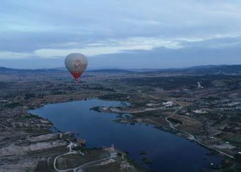 Frigya’da ilk sıcak hava balonu havalandı
