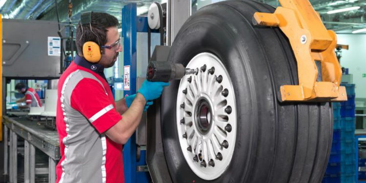 Bir yılda 23 bin uçak lastiği değiştirmiş