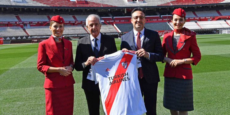 THY, River Plate ile sahaya çıktı