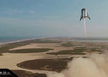 Starhopper 150 metre yüksekliğe çıktı