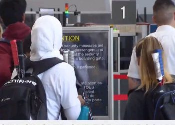 Air Canada’ya başörtüsü tepkisi