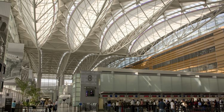 Havalimanında plastik su şişeleri yasaklandı?