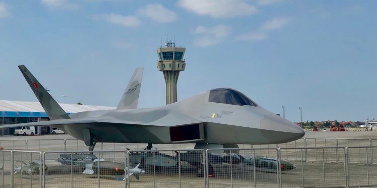 Milli Muharip Uçak Teknofest’teki yerini aldı