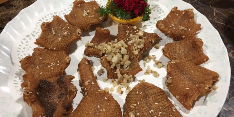 Akşam yemeğinde kızarmış Kobra!