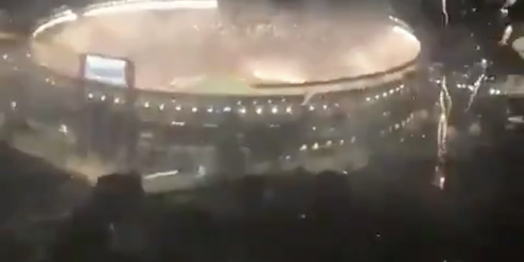 Pilotlar futbol maçını kameraya aldı!