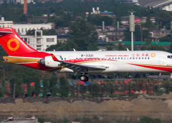 Çinli bölgesel uçaktan ilk yurt dışı seferi