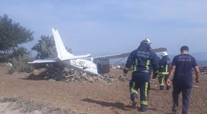 Antalya’da eğitim uçağı pistten çıktı