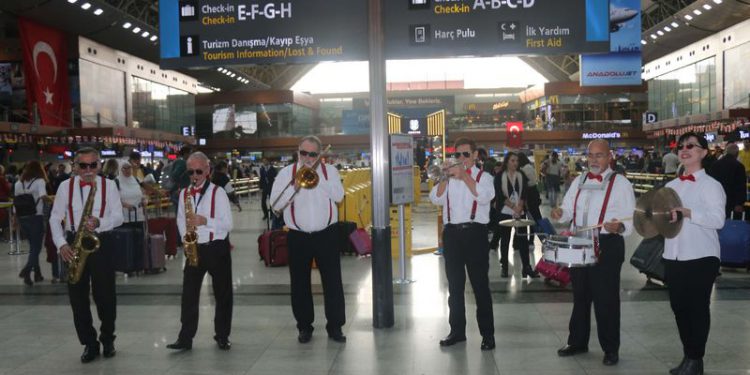 Sabiha Gökçen’de Cumhuriyet Bayramı coşkusu