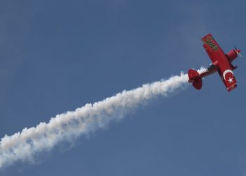 Kadın akrobasi pilotundan Cumhuriyet Bayramı’na özel gösteri