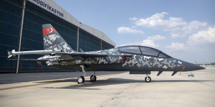 Jet eğitim ve hafif taarruz uçağı Hürjet