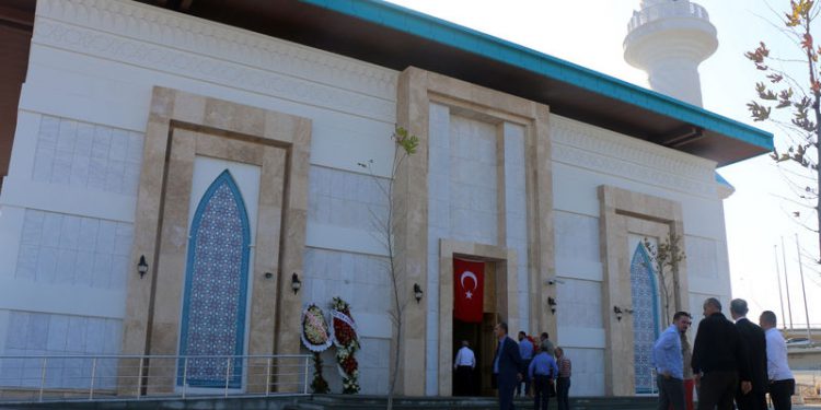 Sabiha Gökçen Havalimanı Camii ibadete açıldı