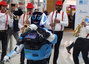 Sabiha Gökçen’de yolculara “Aerobot” yardım edecek