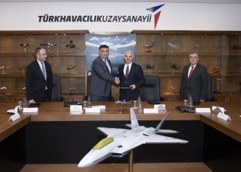 Yerli savaş uçağı ile ilgili önemli imza