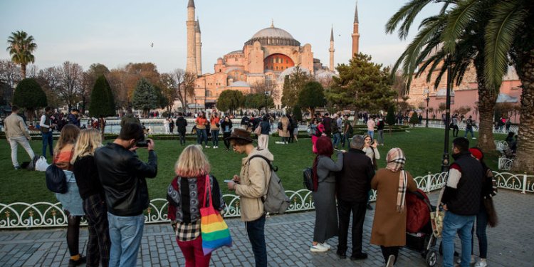İstanbul turist sayısında rekora koşuyor