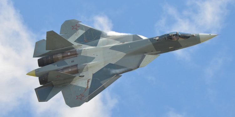Su-57 yeni motorla 16 uçuş yaptı