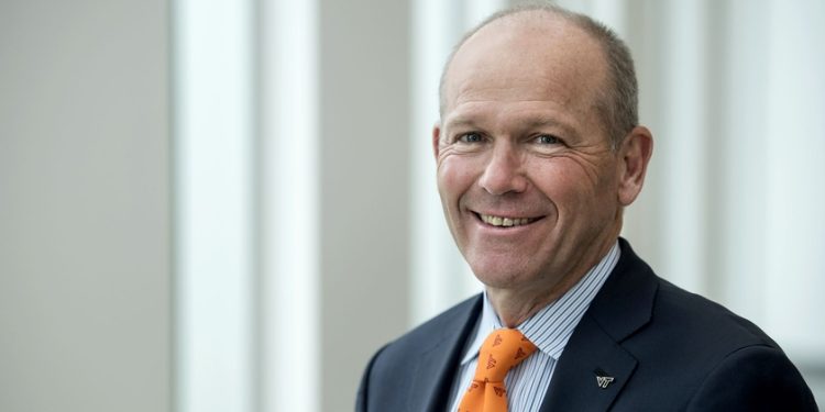 Boeing’in yeni CEO’su göreve başladı