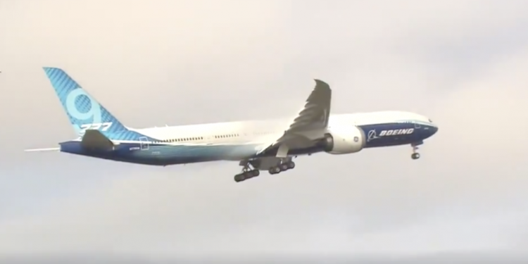 Boeing 777X gökyüzüyle buluştu