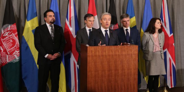 Ukrayna uçağında ölenler için tazminat talebi